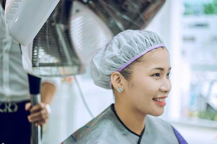 Hấp tóc là gì? Hấp tóc giữ được bao lâu?